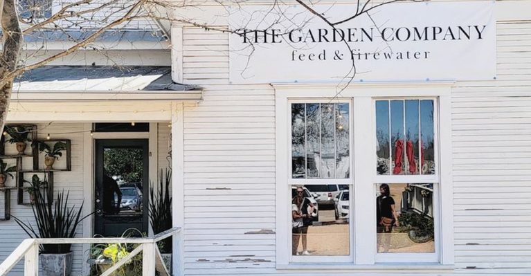 This Texas Restaurant Might Be The Most Charming Stop In An Antique Town