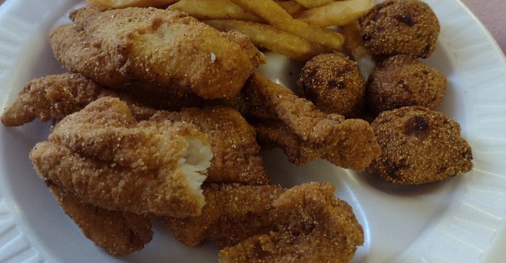 This Unassuming Texas Fish Barn Serves All-You-Can-Eat Catfish Worth The Drive