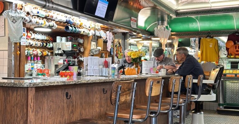 This Vintage Pennsylvania Diner Serves Comfort Food So Good It Deserves Its Own Fan Club
