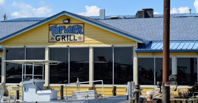 This Waterfront Texas Restaurant Is The Kind Of Place You’ll Want To Stay All Afternoon