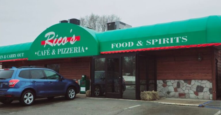 Travelers Happily Detour For A Slice From This Small-Town Michigan Pizzeria