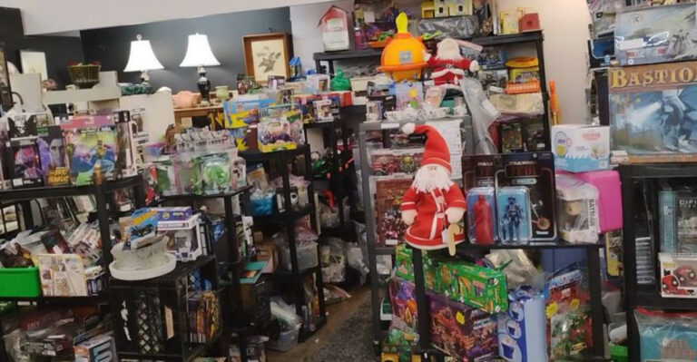 Treasure Hunters Can Stretch $30 Surprisingly Far At This Enormous Tennessee Antique Store