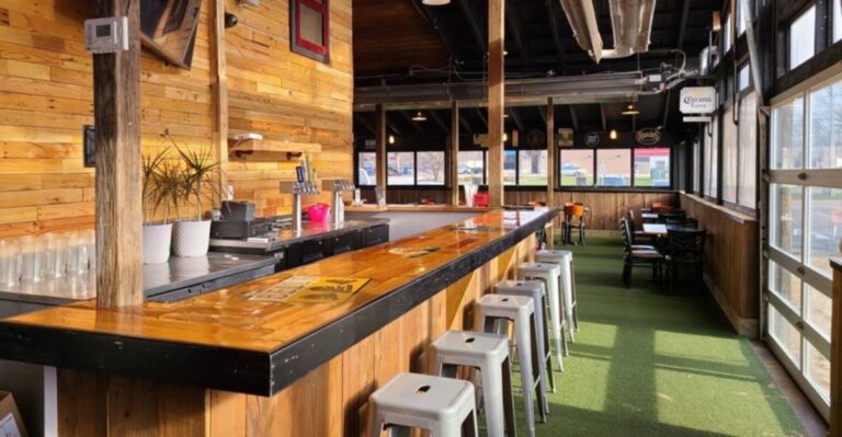 We Found 11 Michigan Fish Fry Spots That Deserve Local Legend Status