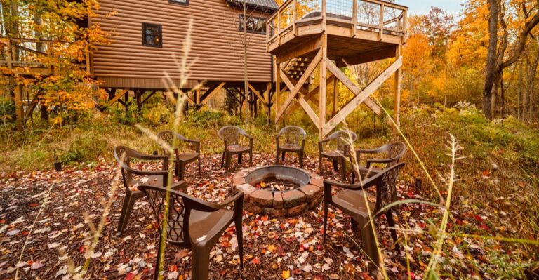 You Can Actually Spend The Night In A Treehouse Tucked Away In The Pennsylvania Woods
