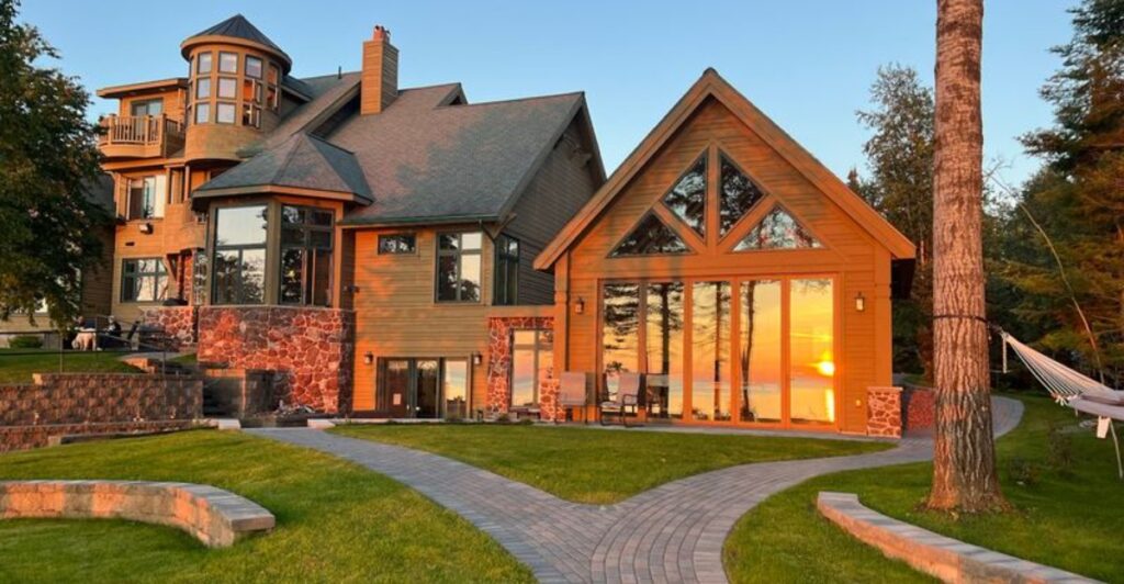 You Can Sleep In A Castle Overlooking Lake Superior At This Michigan Resort
