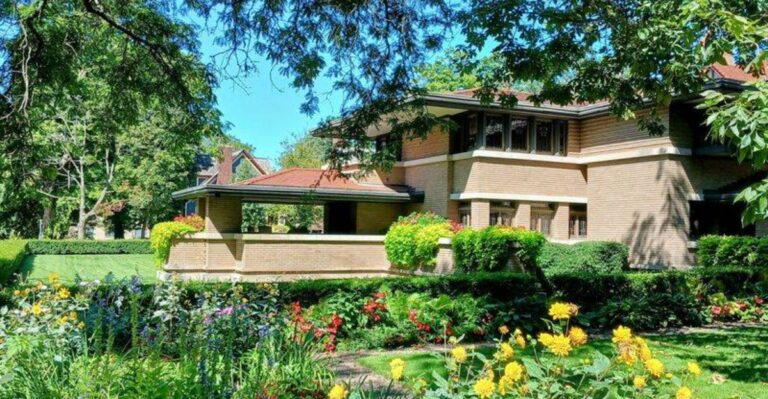 You Can Tour This Remarkable Frank Lloyd Wright Prairie Home In Michigan