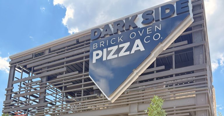 You Come For The Pizza At This Texas Spot, Then Discover An Entire 1980s Museum