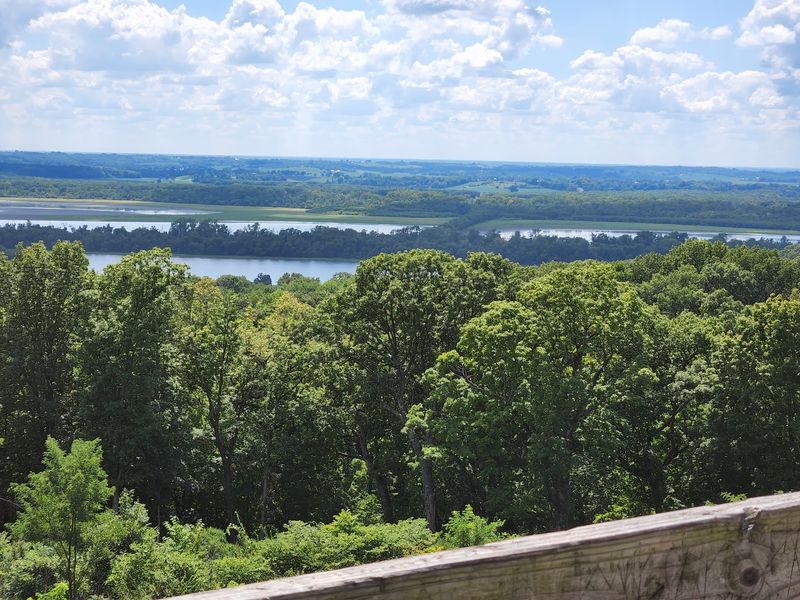 Illinois Has Bluffs This Big? Start Right Here Illinois Has Bluffs This Big? Start Right Here