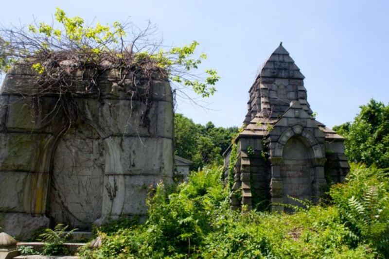 10 Haunted Pennsylvania Cemeteries That Will Make You Think Twice About Going Alone