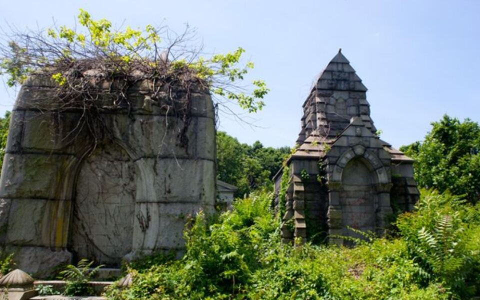 10 Haunted Pennsylvania Cemeteries That Will Make You Think Twice About Going Alone