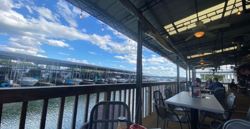 10 Restaurants Between Chattanooga and Knoxville Worth Pulling Off I-75 For