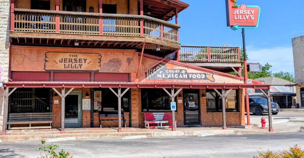 11 Walkable Texas Towns So Pretty You’ll Want To Leave The Car Behind