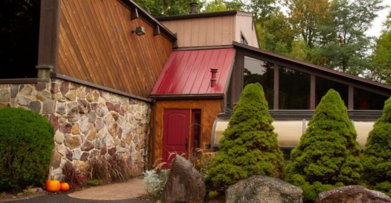 13 Beautiful Pennsylvania Steakhouses Worth the Drive During Peak Fall Colors
