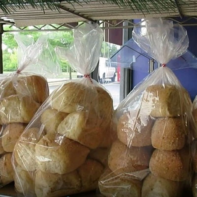 The Bun That Pulls Drivers Across State Lines