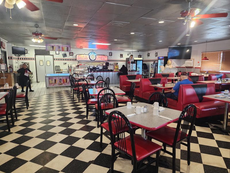 Woody's 50's Diner Woody's 50's Diner