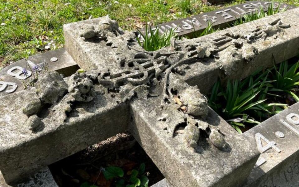 8 Haunted Tennessee Cemeteries That Will Send Chills Down Your Spine
