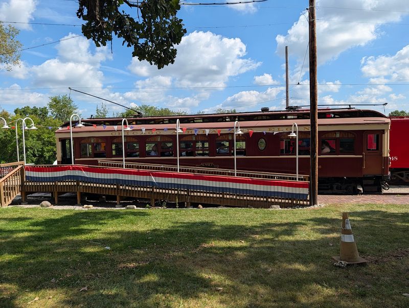 Volunteers Who Keep an Illinois Railway Alive Volunteers Who Keep an Illinois Railway Alive