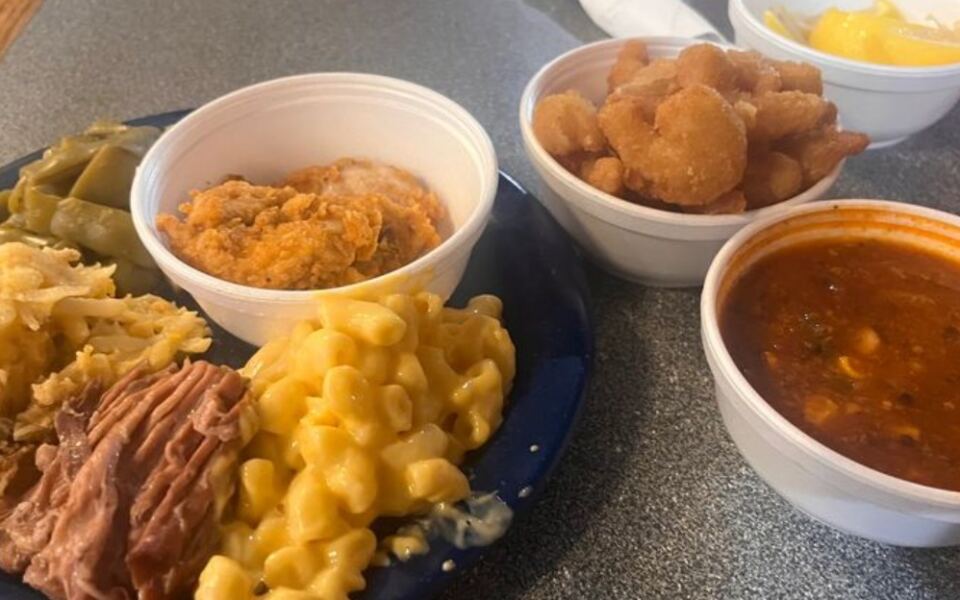 9 Tennessee Country Buffets Where The Fried Chicken Is Crispy And Seconds Are A Must