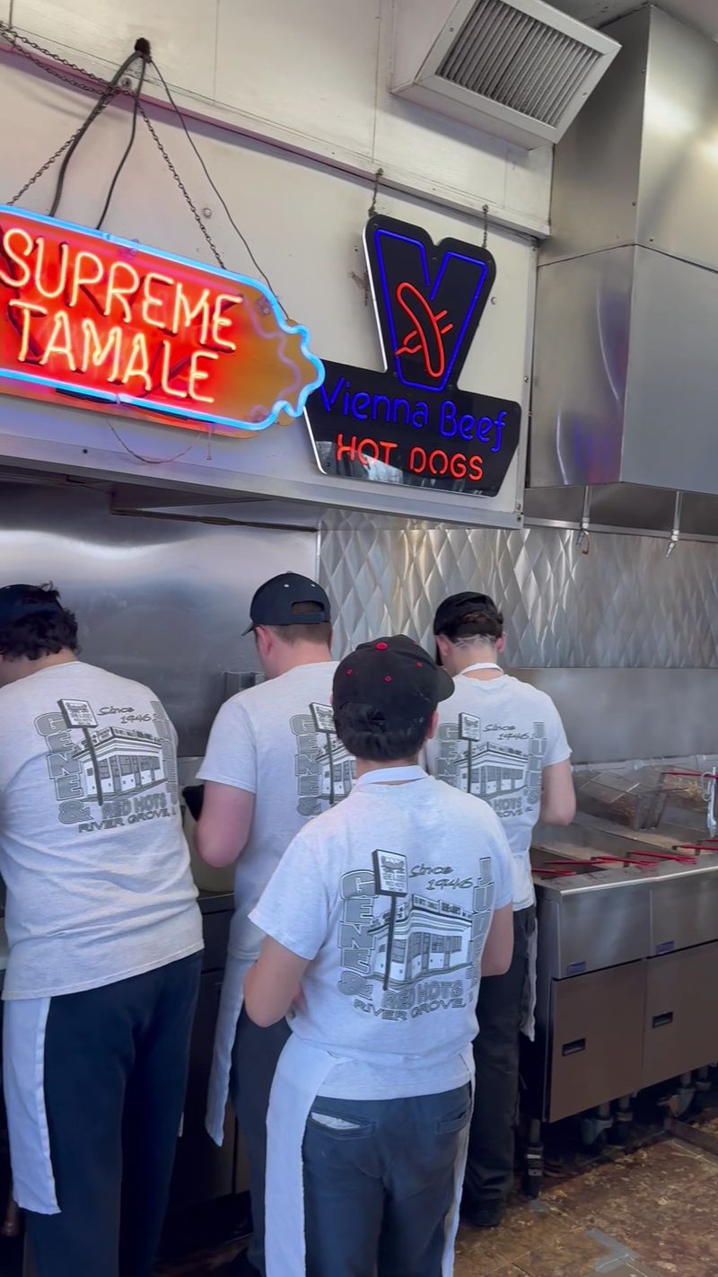 A Busy Line With a Working Rhythm