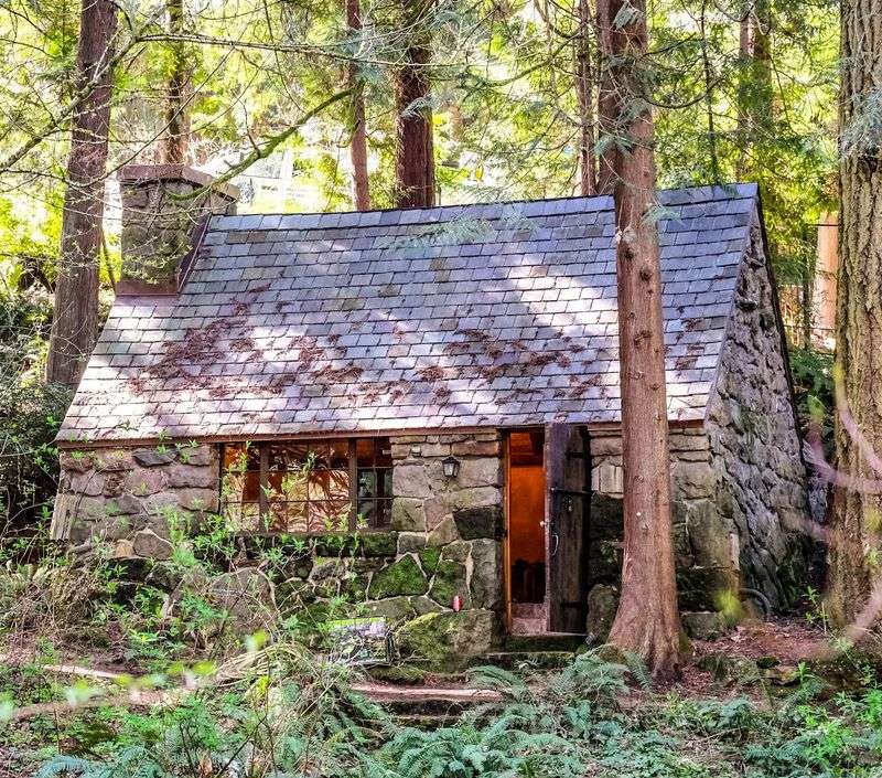 A Cabin Built by Hand A Cabin Built by Hand
