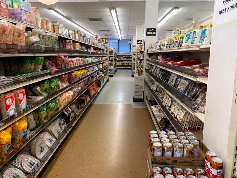 A Calm, Tidy Mom-and-Pop Market