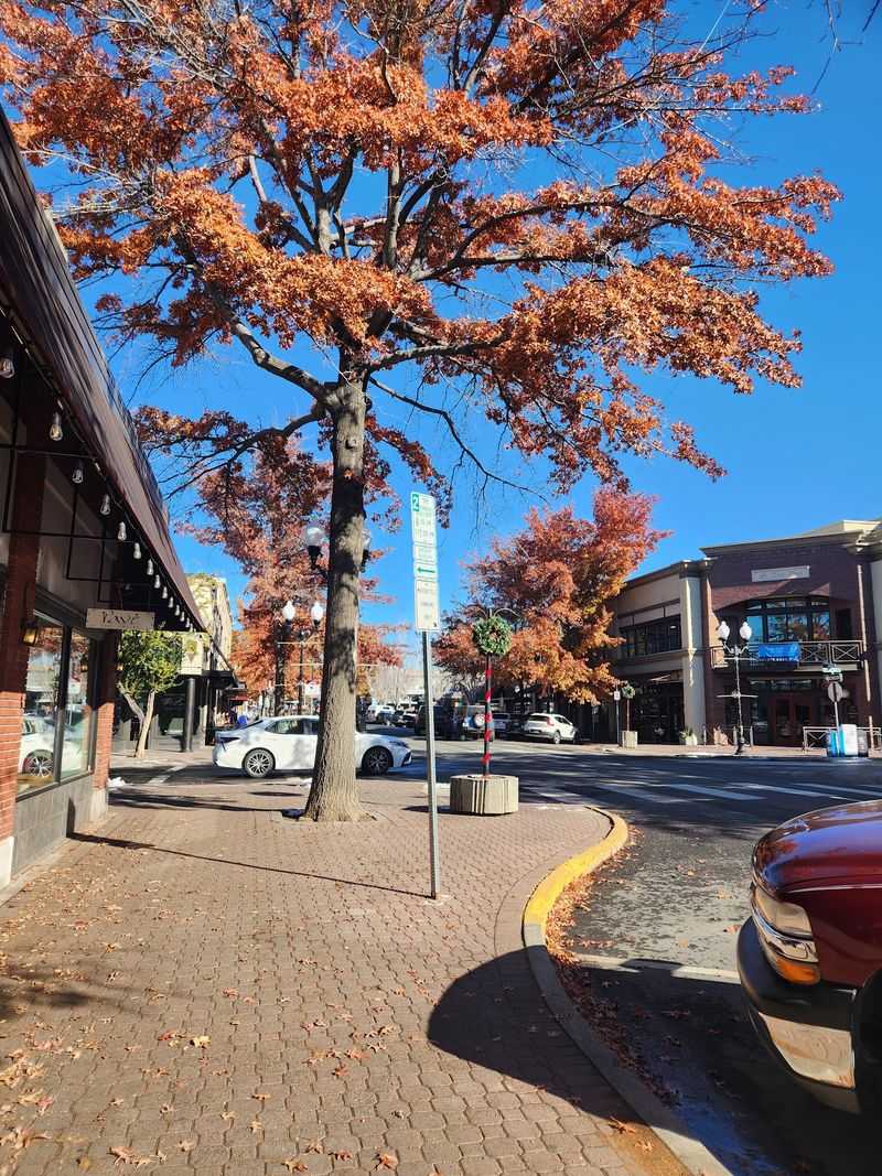 A Central Oregon City With a Small-Town Footprint A Central Oregon City With a Small-Town Footprint