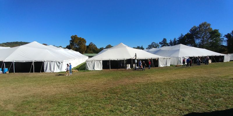 A Country Field Packed With Makers A Country Field Packed With Makers