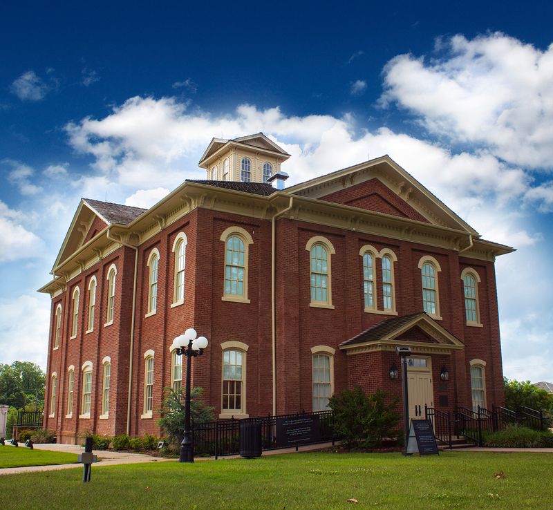 A Courthouse Turned Storyteller on Muskogee Avenue