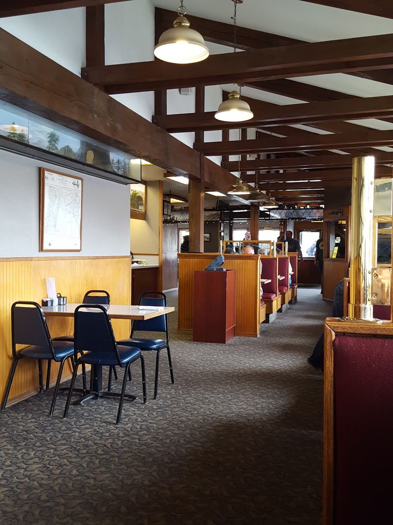 A Homey Room for Families and Train Watchers A Homey Room for Families and Train Watchers