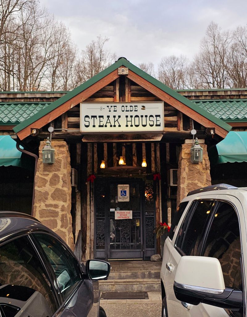 A Knoxville Steakhouse That Has Stood the Test of Time