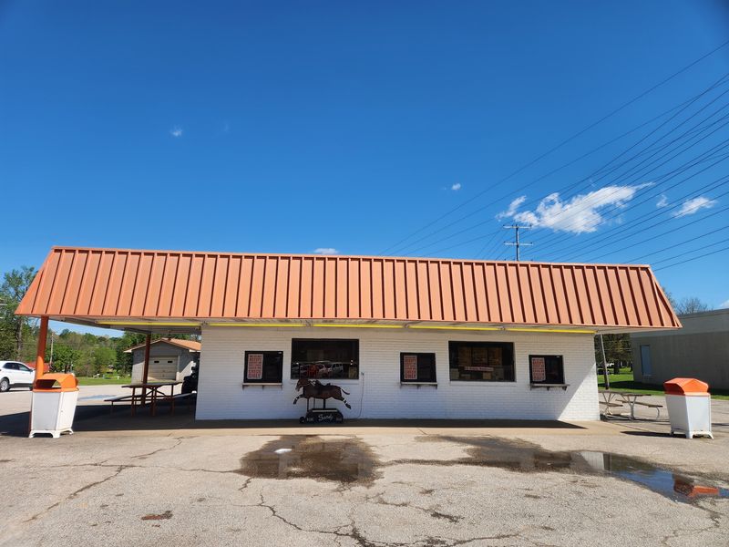 A Little Roadside Gem in Tennessee That Locals Have Loved for Decades