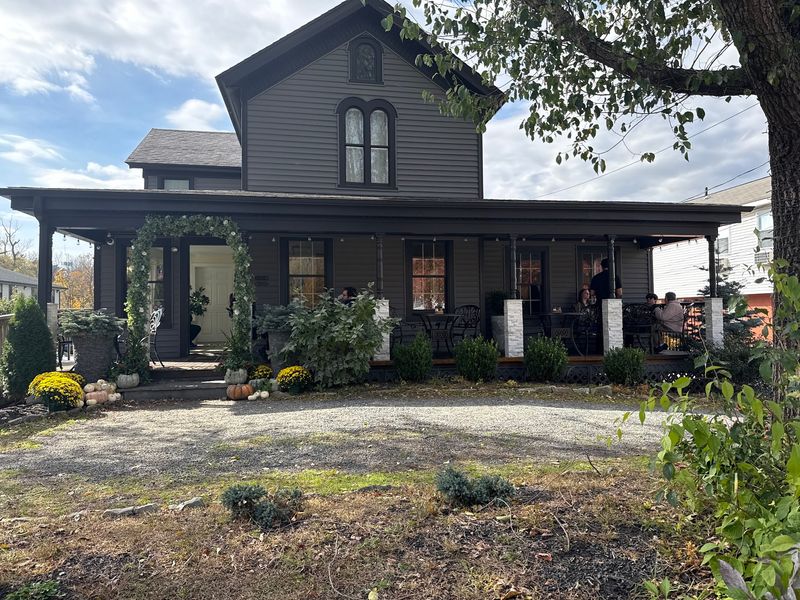 A Massachusetts Breakfast Address With House-Sized Character A Massachusetts Breakfast Address With House-Sized Character