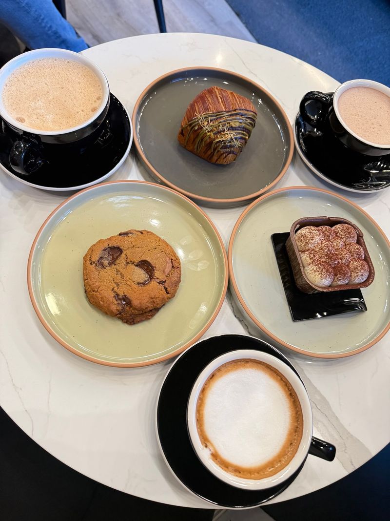 A Massachusetts Pastry Stop With Room for Coffee A Massachusetts Pastry Stop With Room for Coffee