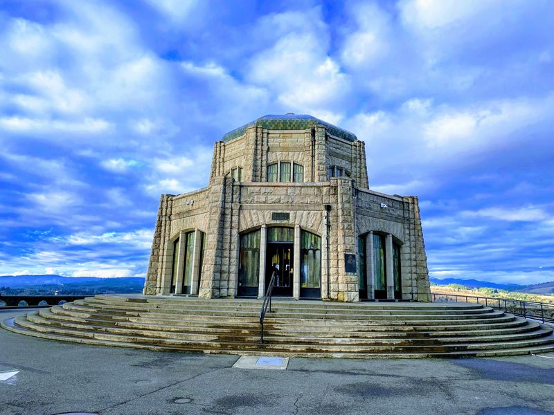 A Memorial Built for Pioneers and Travelers