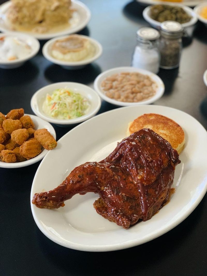 A No-Frills Dining Experience That Feels Like Sunday Dinner