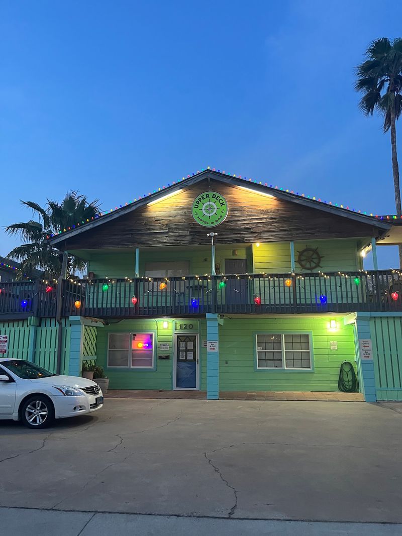 A Pool Bar Means Fewer Reasons To Get Up A Pool Bar Means Fewer Reasons To Get Up