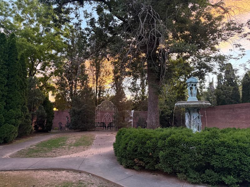 A Pretty Spot For Parties And Small Weddings