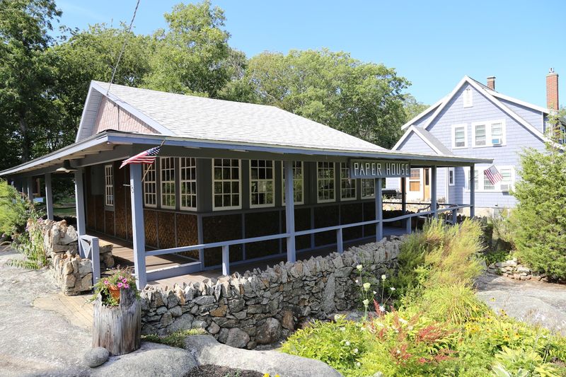 A Quiet Massachusetts Cottage With a Wild Secret