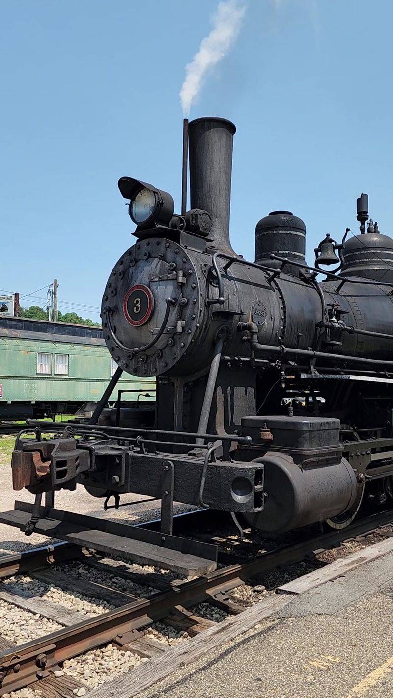 A Real Steam Engine Still Puffs Through The Valley A Real Steam Engine Still Puffs Through The Valley