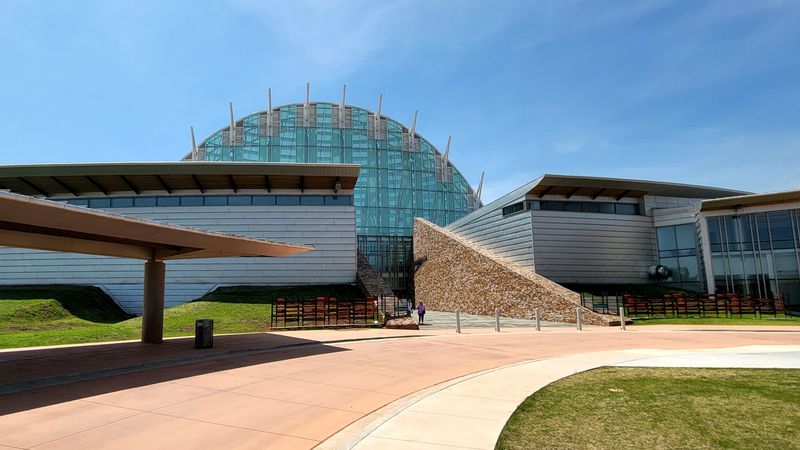 A Riverside Landmark Just Off the Interstate