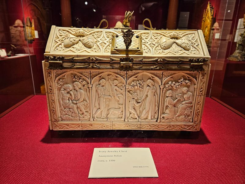A Scavenger Hunt With a Treasure Chest A Scavenger Hunt With a Treasure Chest