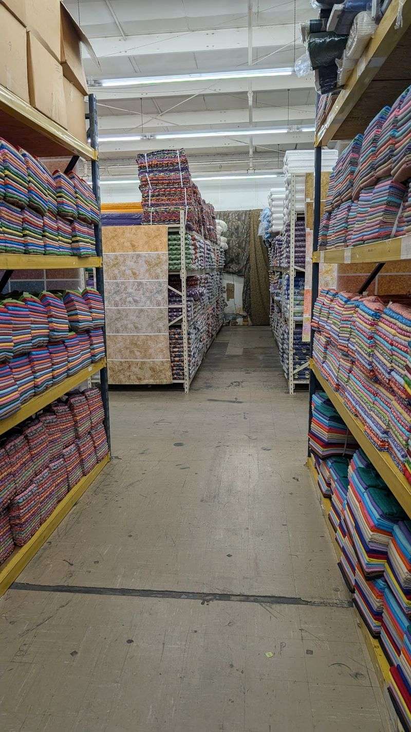 Aisles That Make Shoppers Spin in Circles Aisles That Make Shoppers Spin in Circles