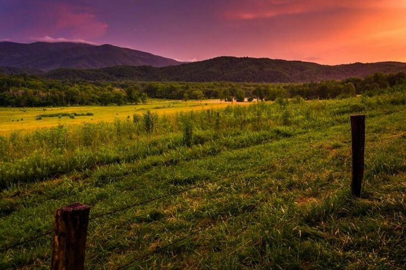 America's Most Visited National Park Starts at the Edge of Town America's Most Visited National Park Starts at the Edge of Town