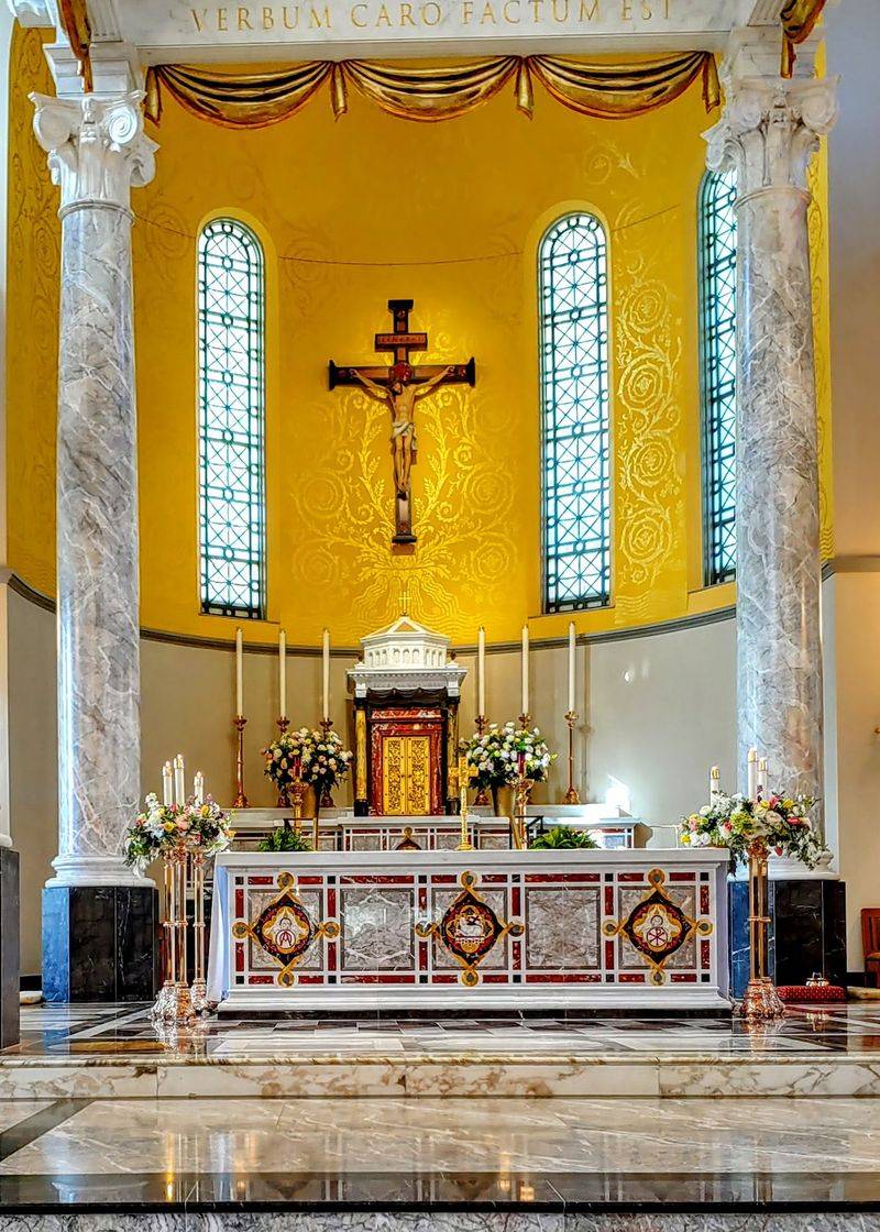 An Altar Carved From Michelangelo's Favorite Neighborhood An Altar Carved From Michelangelo's Favorite Neighborhood