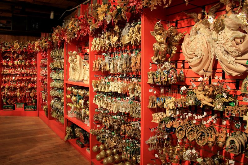 An Ornament Hunt With More Than One Personality An Ornament Hunt With More Than One Personality