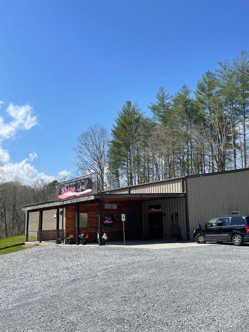 Another Tennessee Family Business Finds a Home in the Smokies