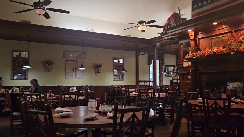 Applewood Farmhouse Grill