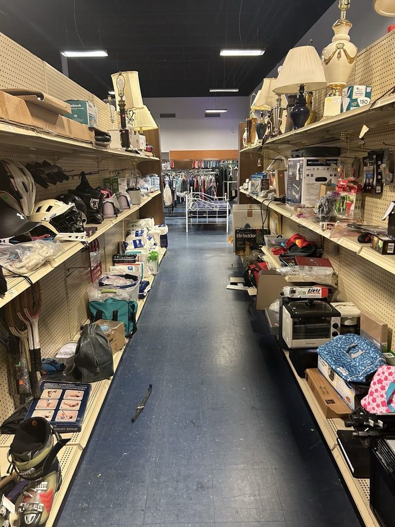 Blue Mountain Thrift Store, Palmyra