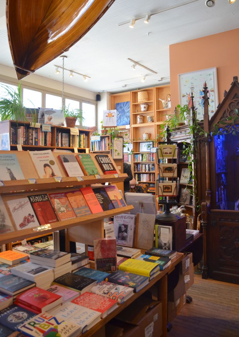 Booksellers Who Know Their Stuff