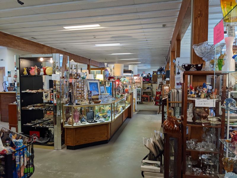 Brimfield Antiques Center - Brimfield